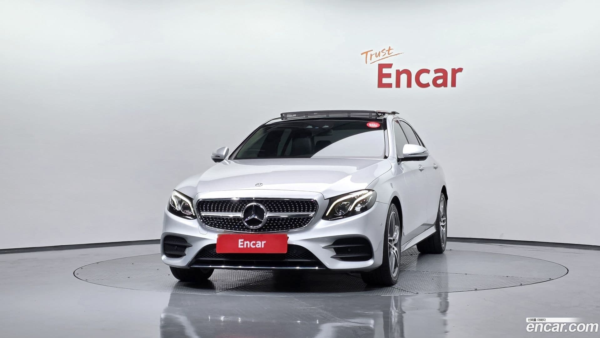 Main__Slider__Photo:E-Class Mercedes-Benz 2017.4-2
