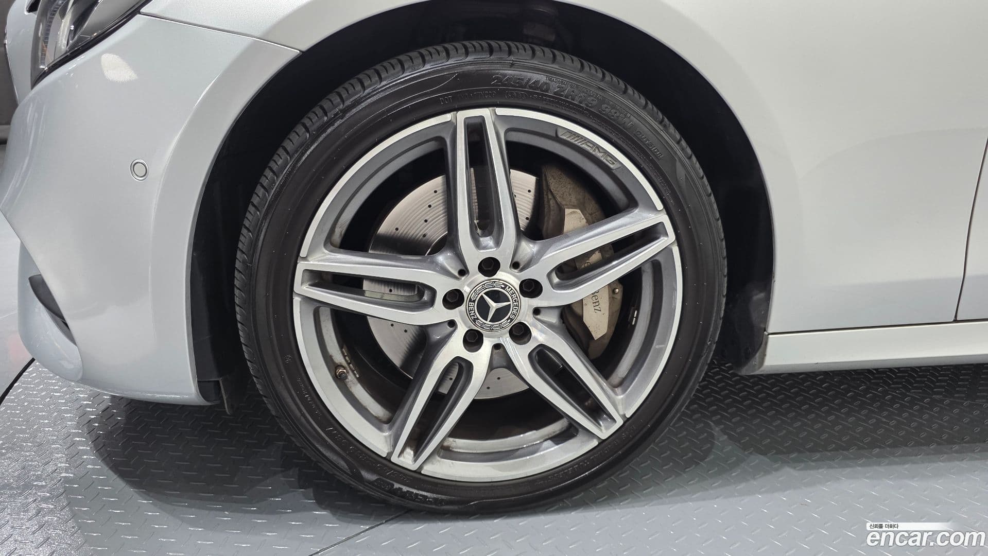 Main__Slider__Photo:E-Class Mercedes-Benz 2017.4-4