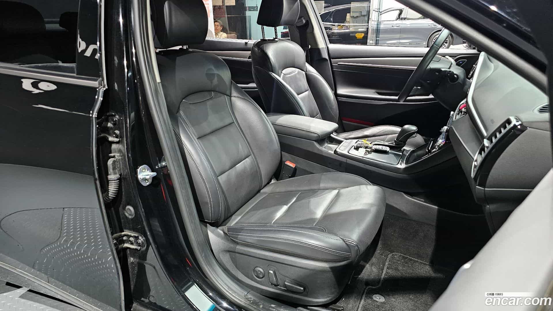 Grandeur Hyundai 2017.3-OPTION-015