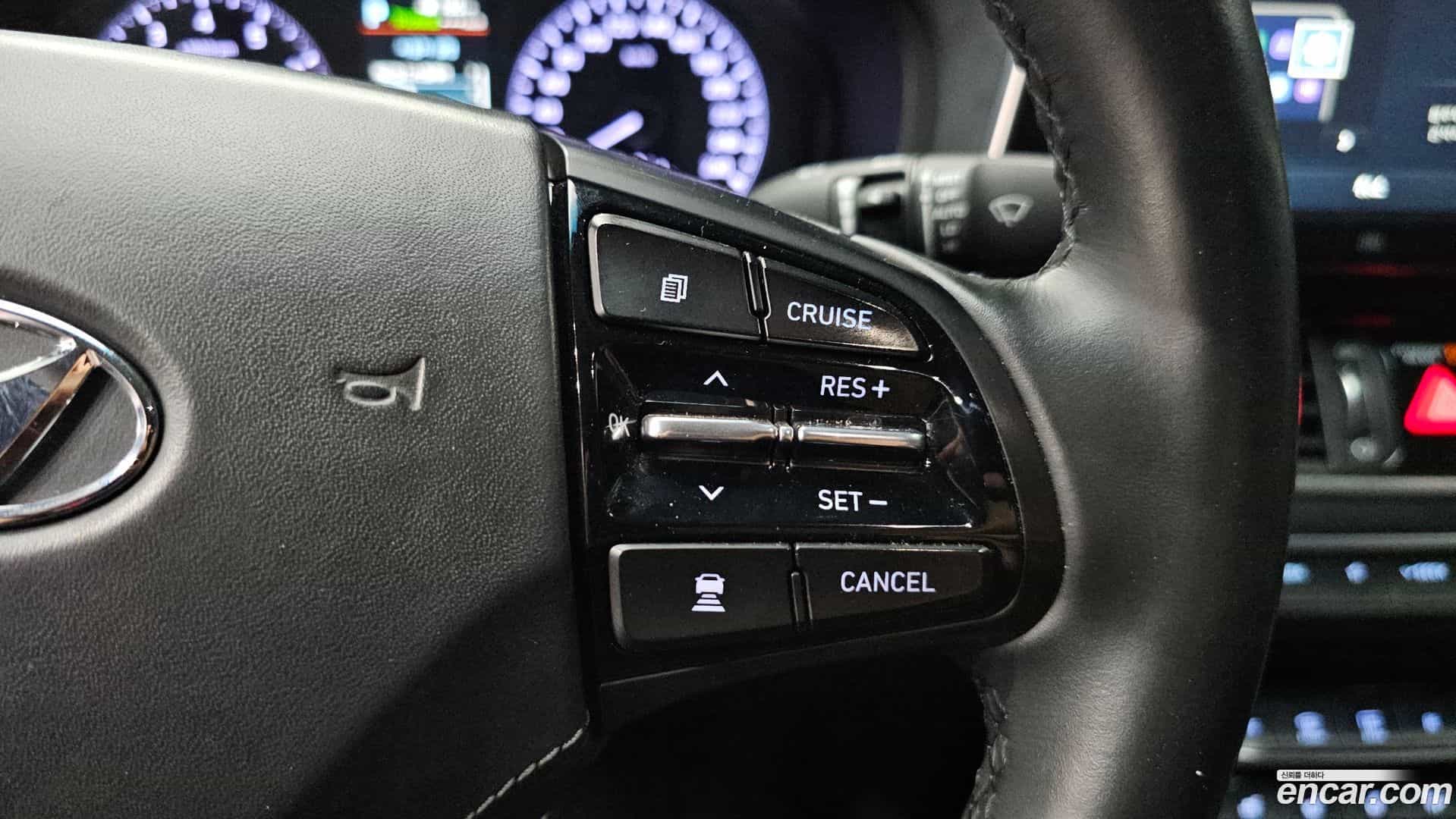 Grandeur Hyundai 2017.3-OPTION-023