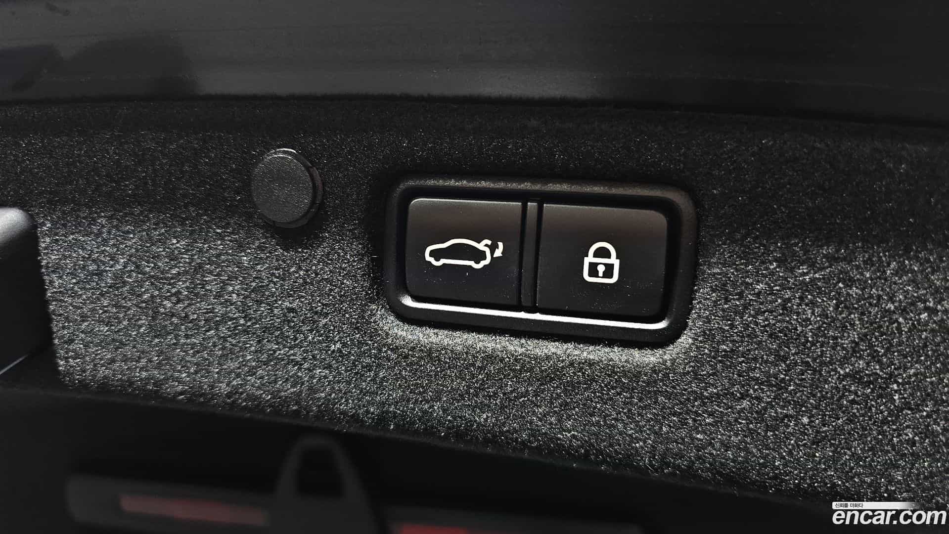 Grandeur Hyundai 2017.3-OPTION-024