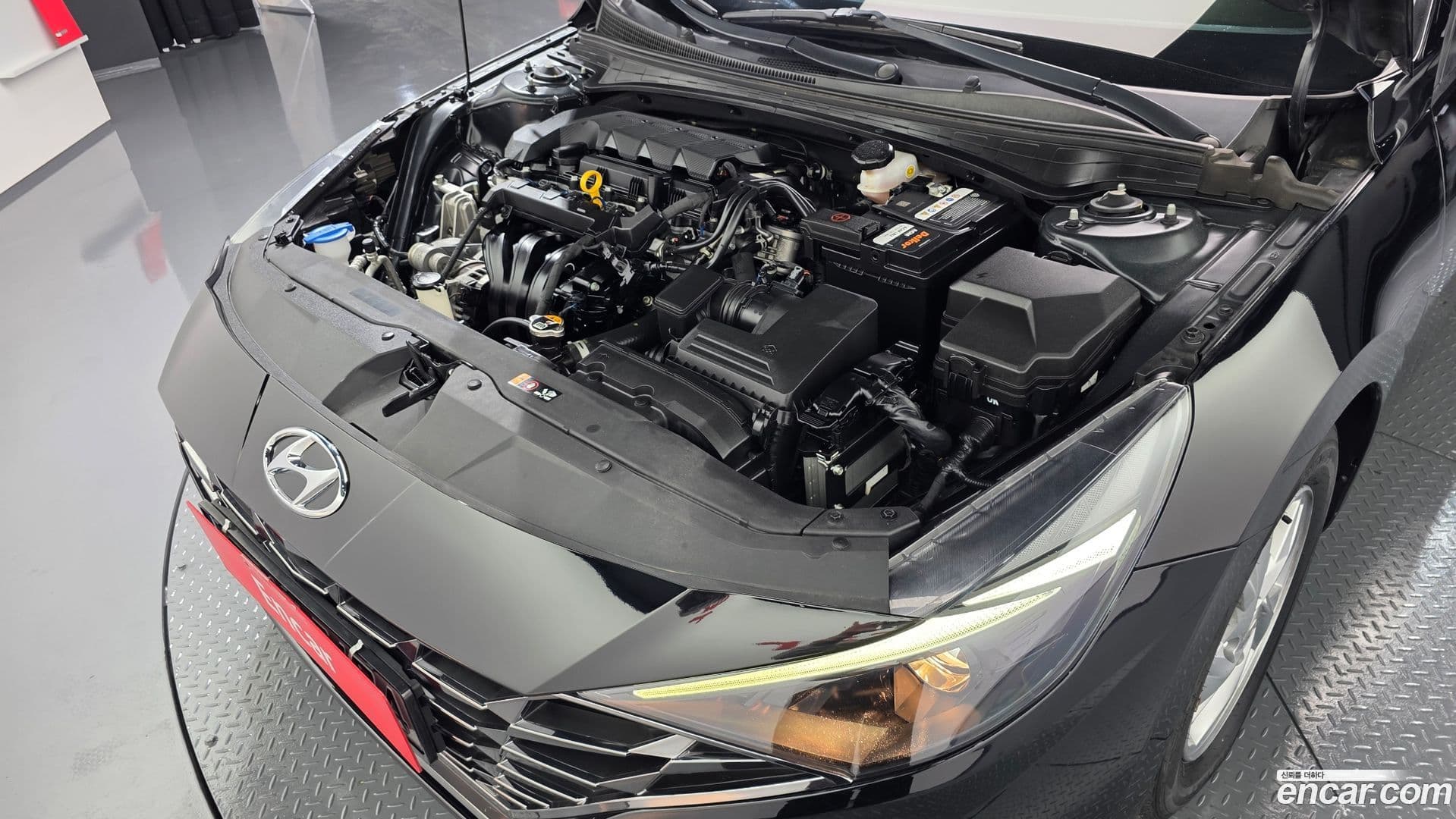 Main__Slider__Photo:AVANTE Hyundai 2021.1-5