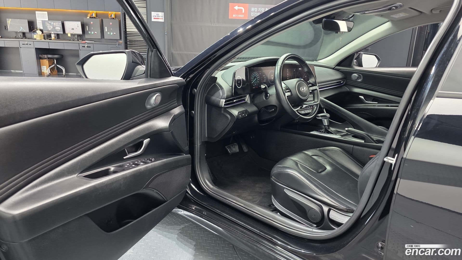 Main__Slider__Photo:AVANTE Hyundai 2021.1-9