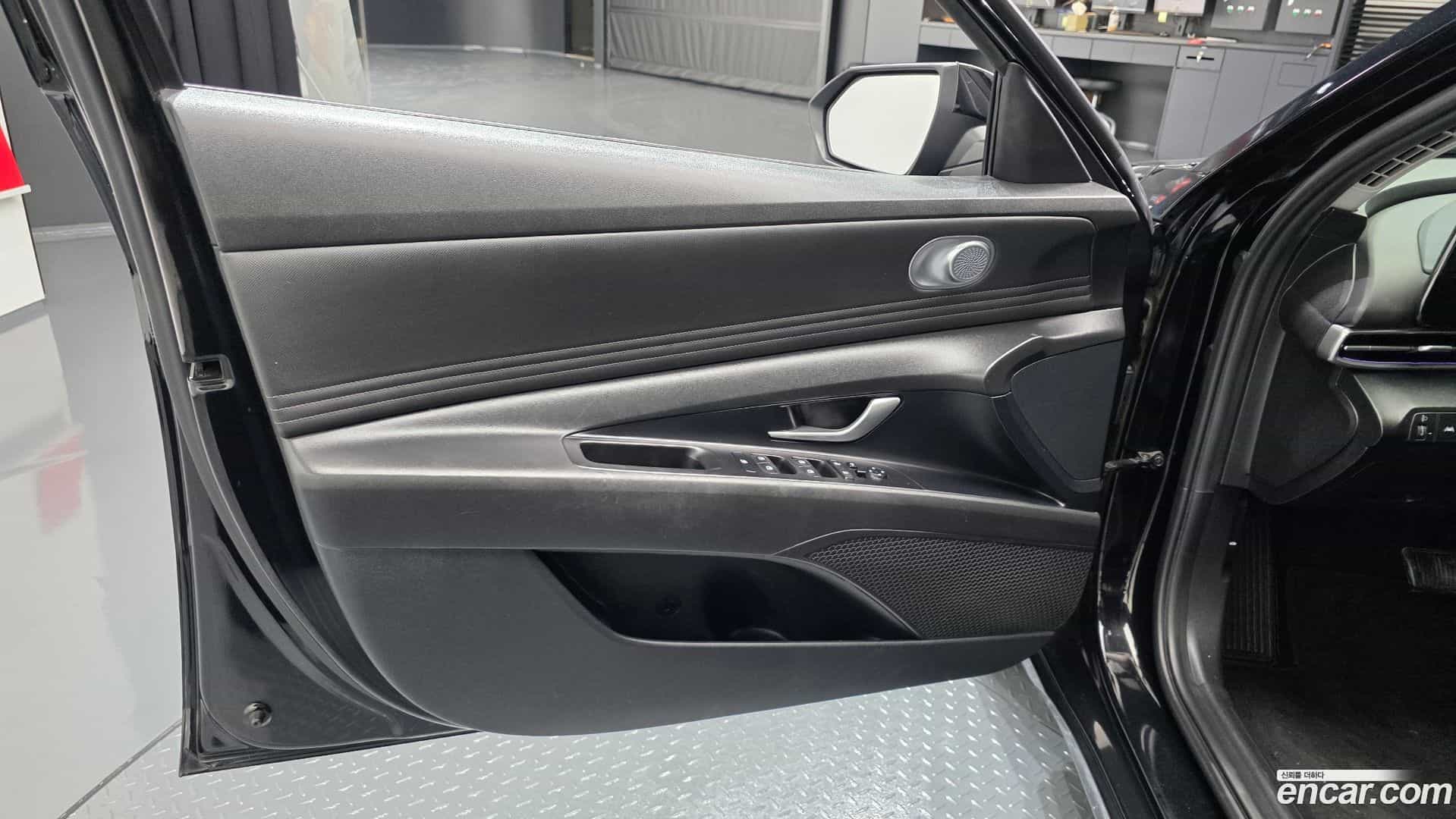 AVANTE Hyundai 2021.1-INNER-034