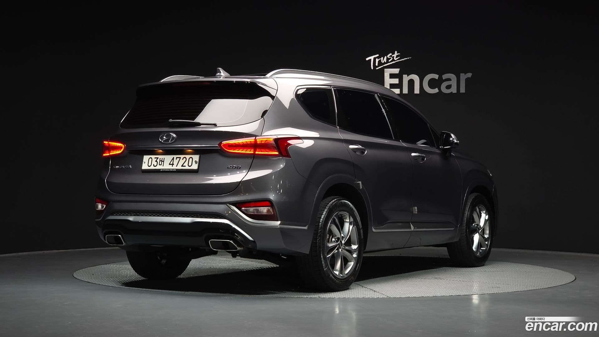 Main__Slider__Photo:Santafe Hyundai 2018.11-1