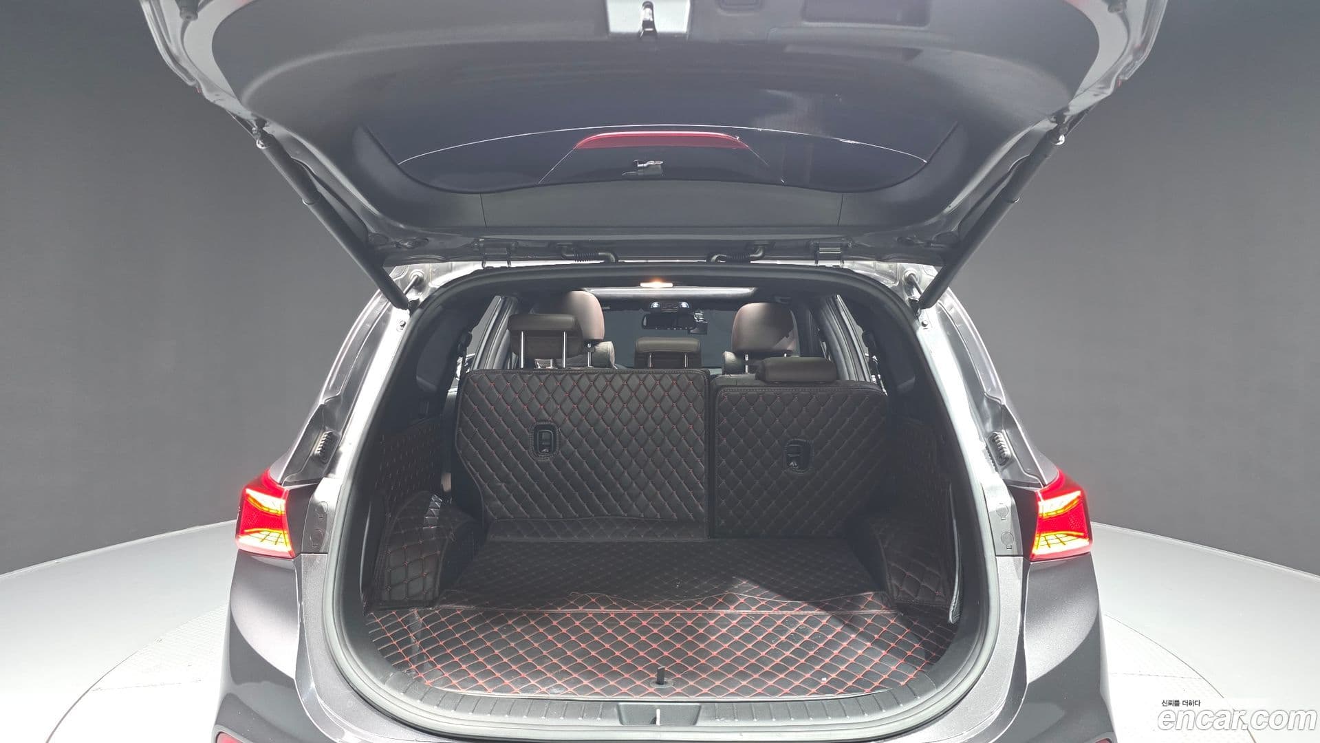Main__Slider__Photo:Santafe Hyundai 2018.11-19