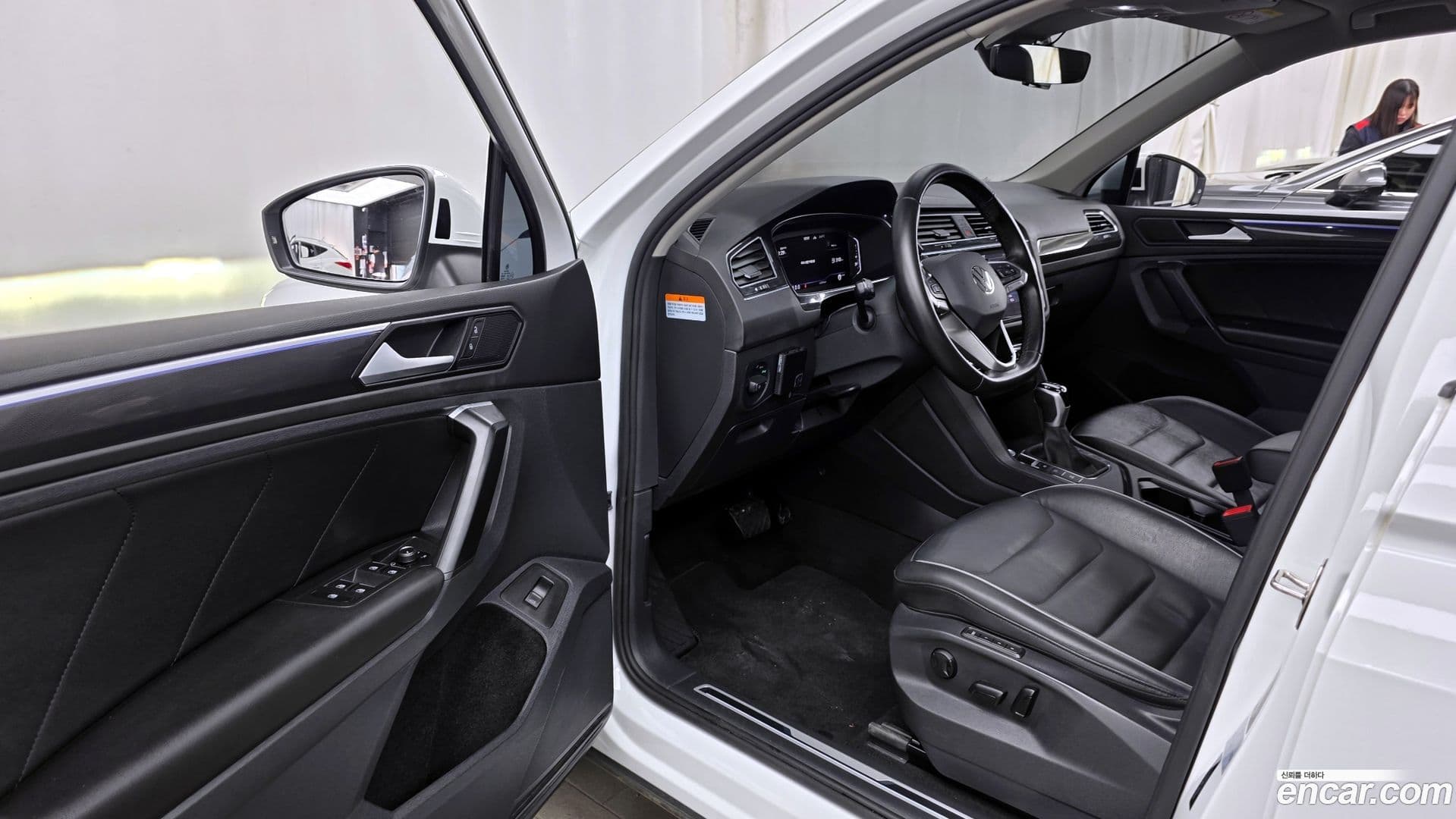 Main__Slider__Photo:Tiguan Volkswagen 2022.6-9
