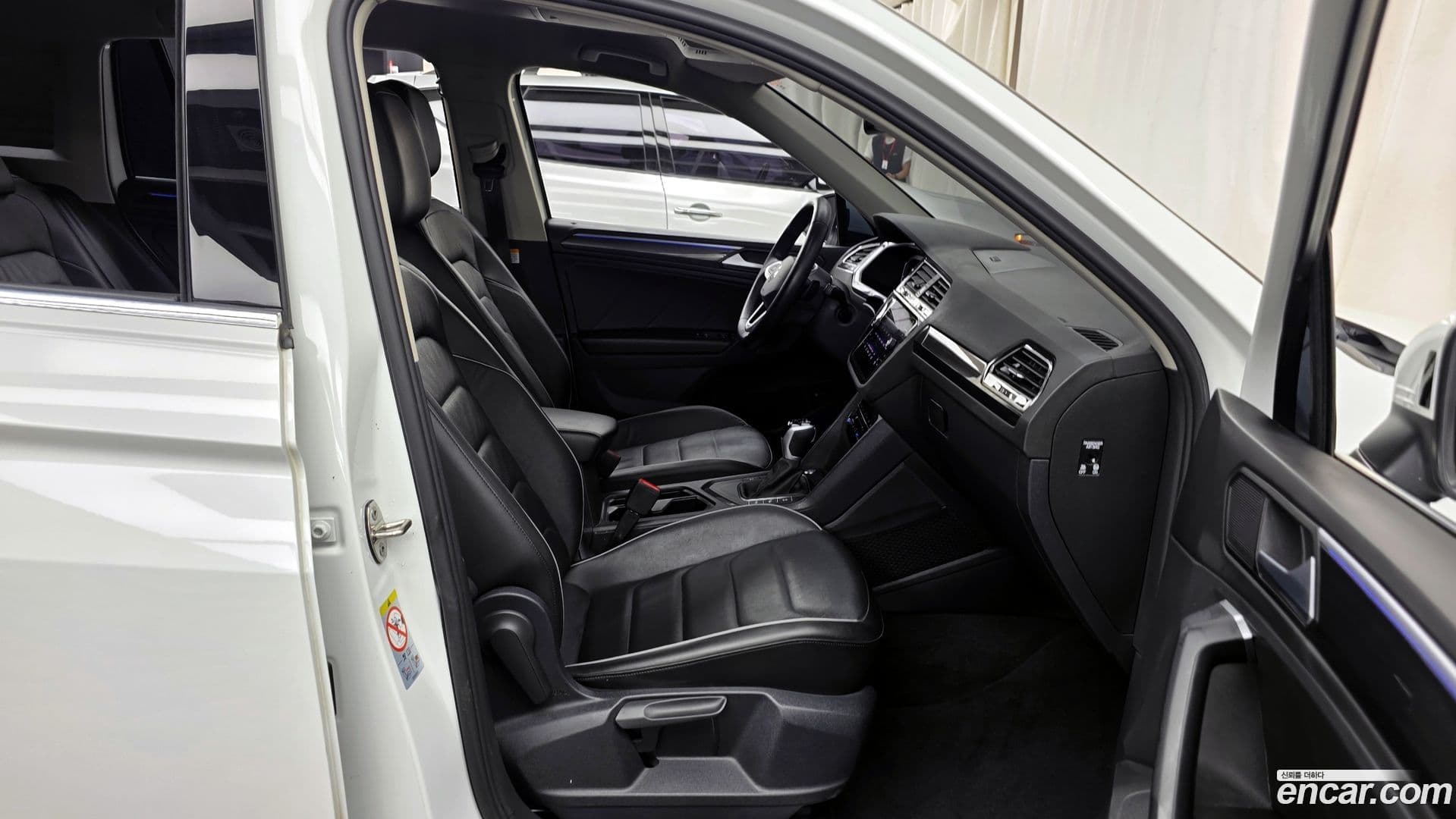 Main__Slider__Photo:Tiguan Volkswagen 2022.6-10