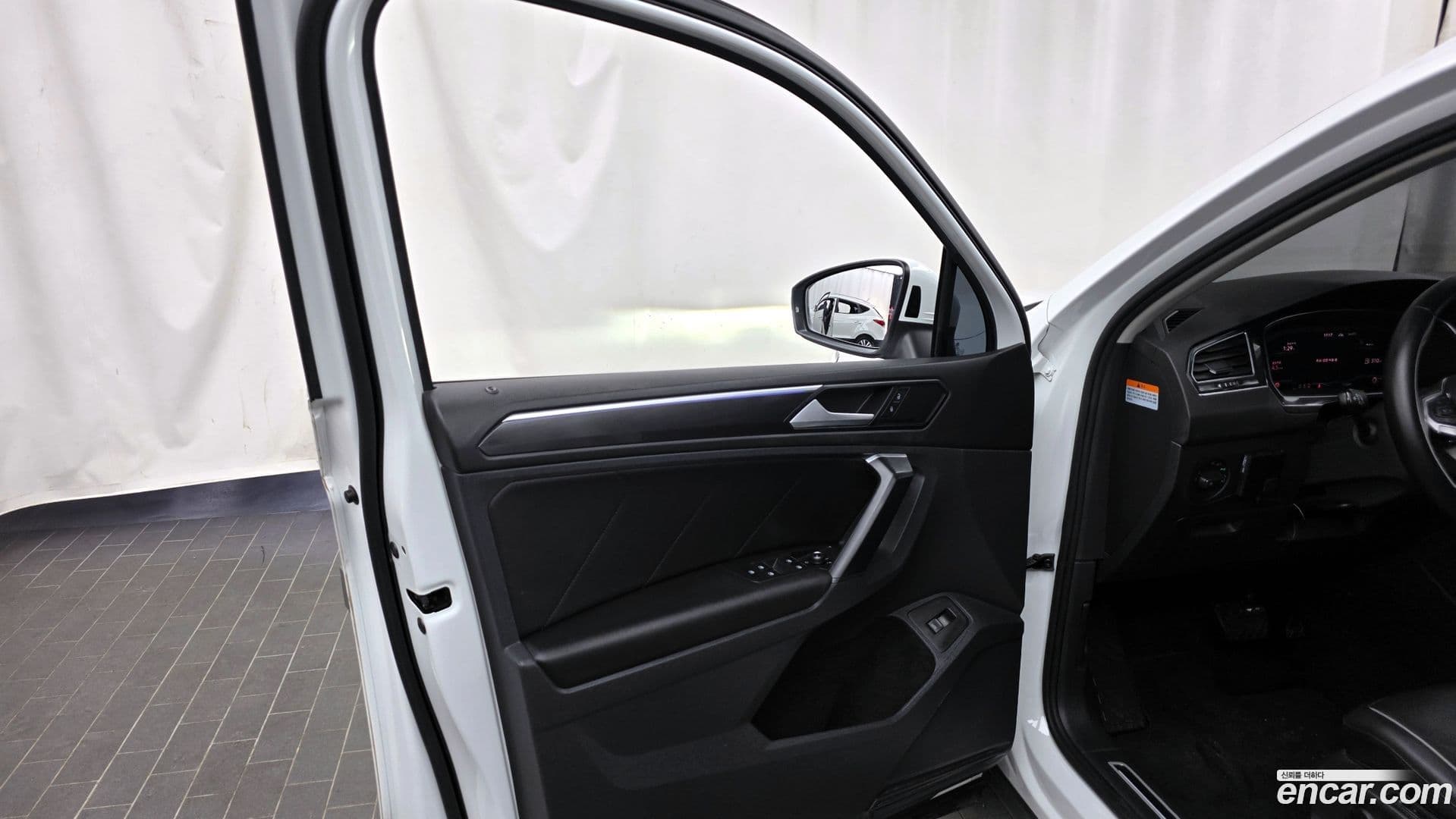 Main__Slider__Photo:Tiguan Volkswagen 2022.6-23