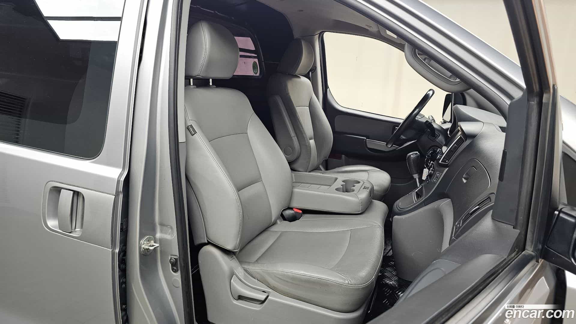 Starex Hyundai 2017.5-OPTION-016