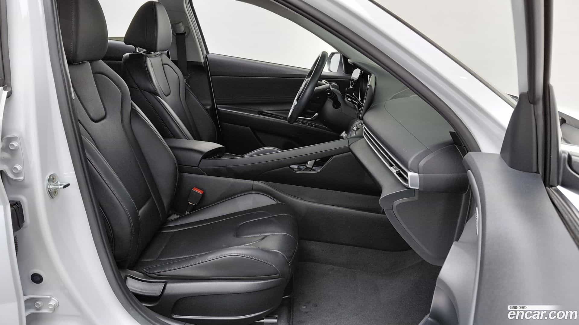 AVANTE Hyundai 2021.5-OPTION-015