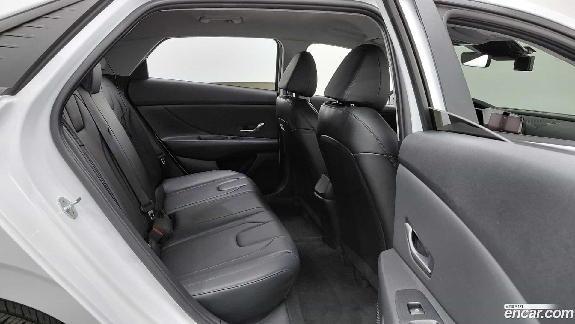 AVANTE Hyundai 2021.5-INNER-036