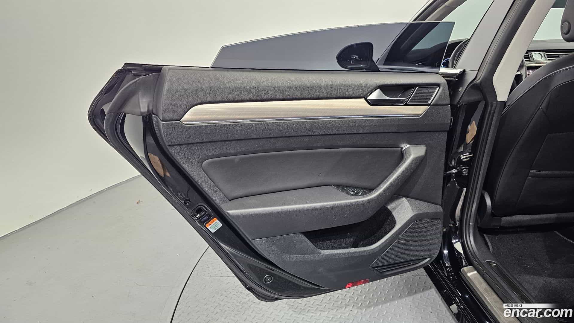 Arteon Volkswagen 2020.11-INNER-035