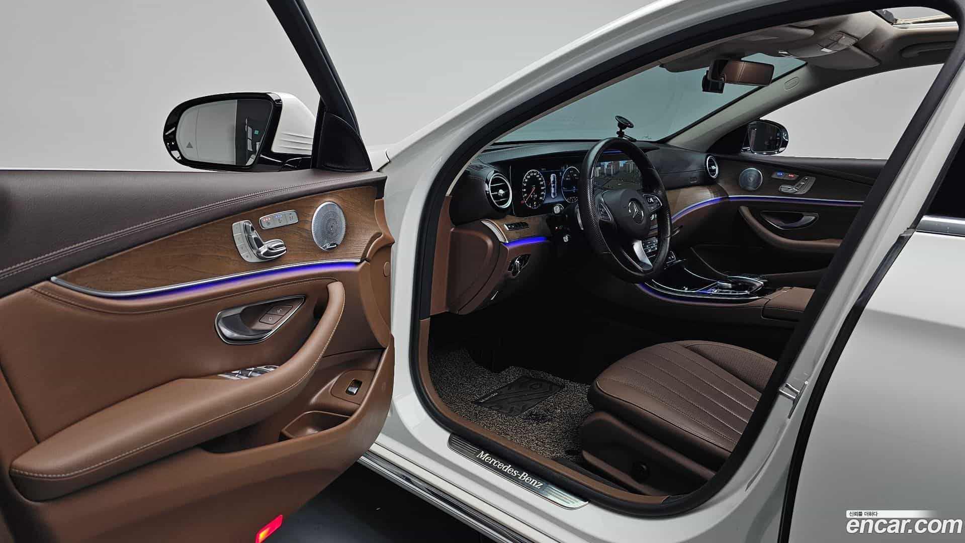 E-Class Mercedes-Benz 2018.2-INNER-010