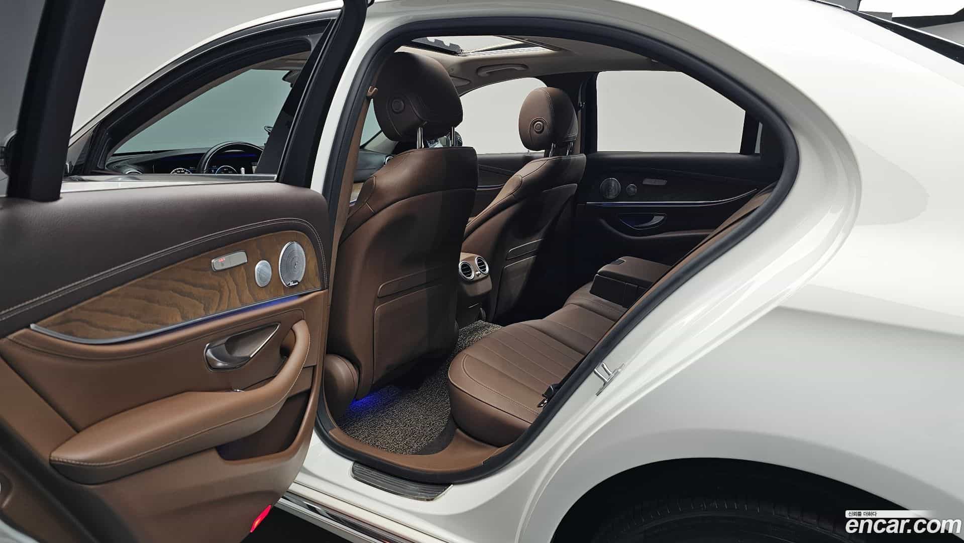 E-Class Mercedes-Benz 2018.2-OPTION-015