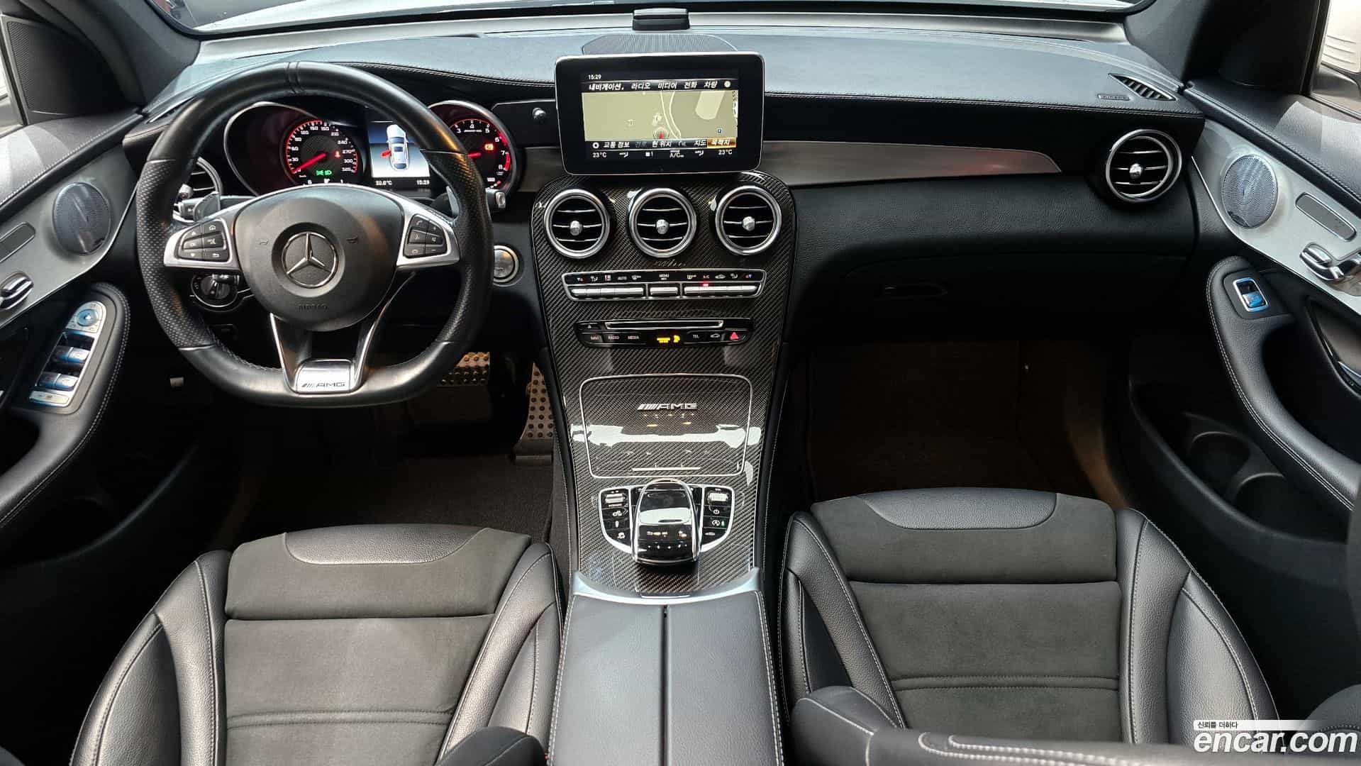 GLC-Class Mercedes-Benz 2019.11-INNER-007