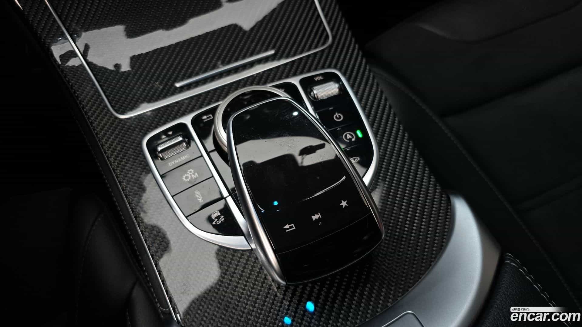 GLC-Class Mercedes-Benz 2019.11-OPTION-020