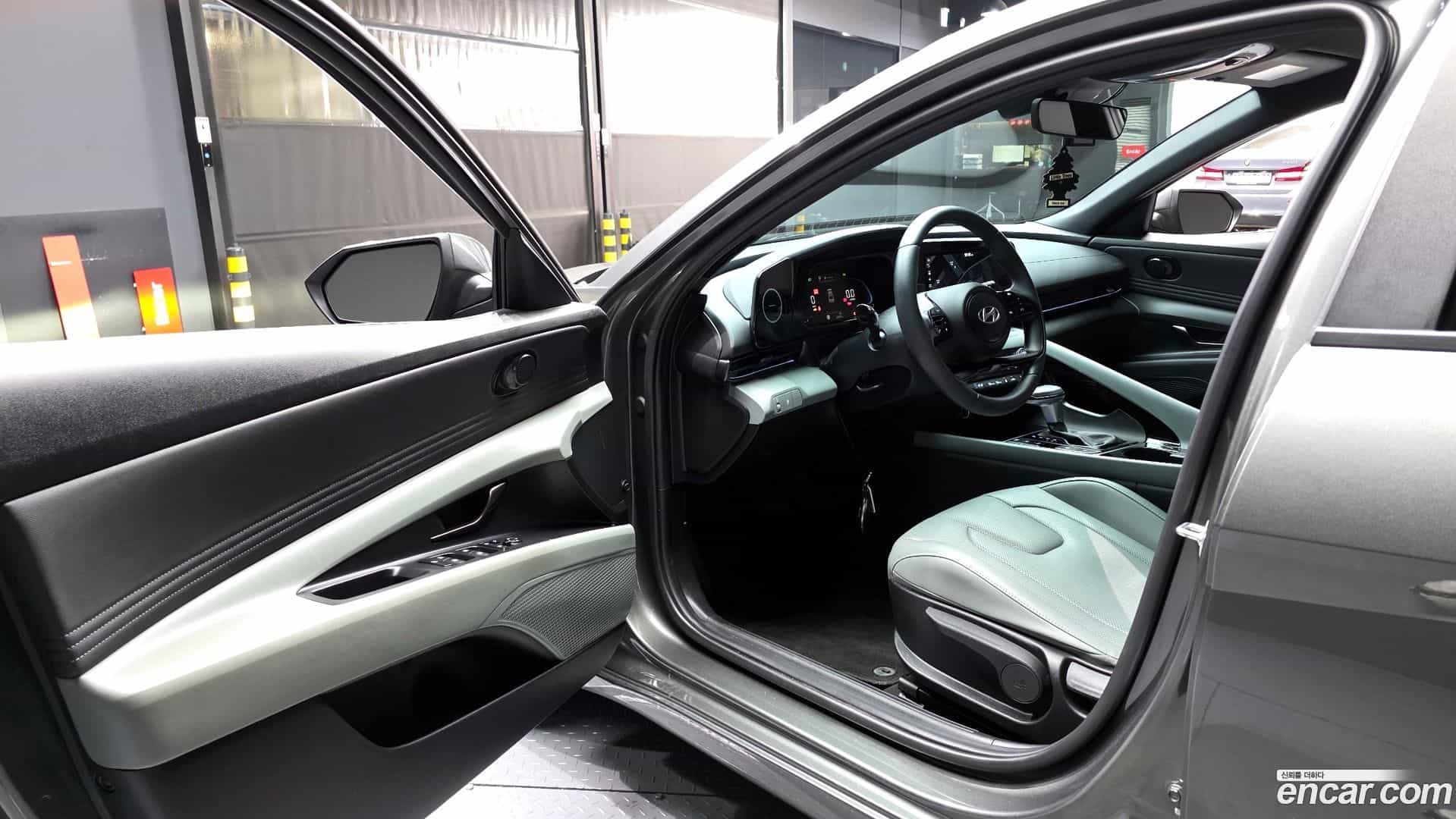 AVANTE Hyundai 2023.10-INNER-010