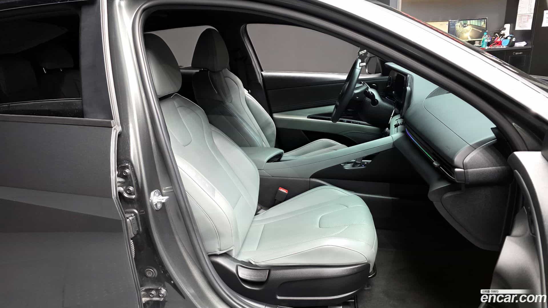 AVANTE Hyundai 2023.10-OPTION-015