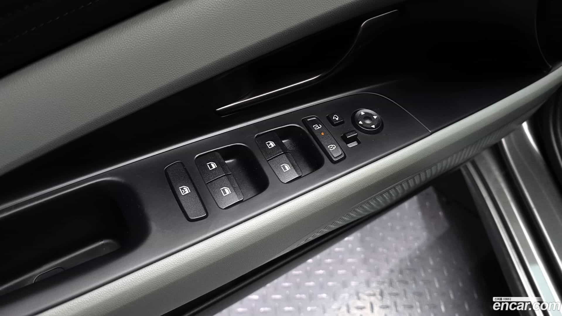 AVANTE Hyundai 2023.10-OPTION-041