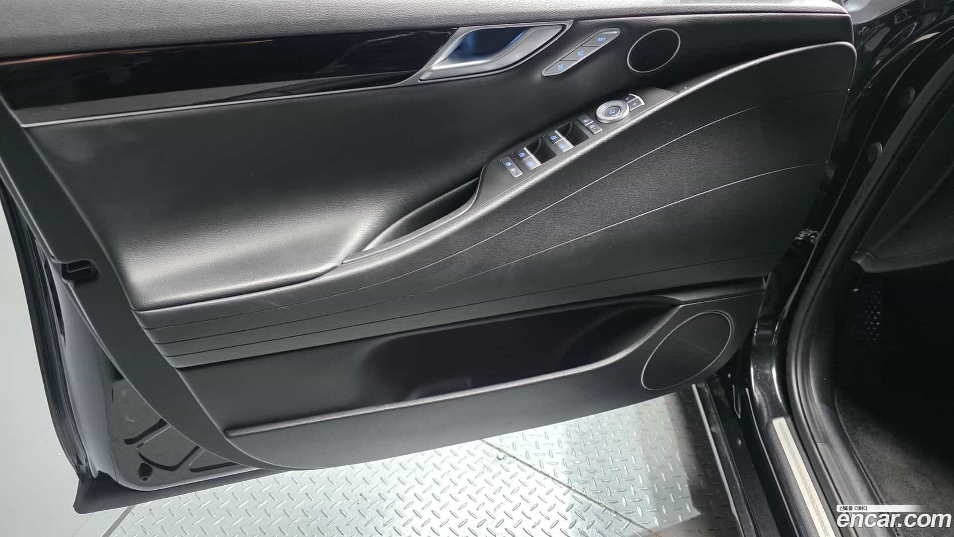 G80 Genesis 2023.2-INNER-034
