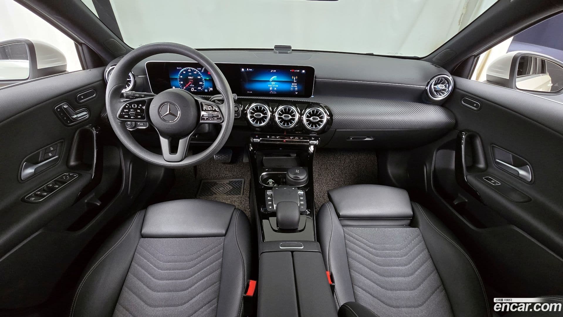 Main__Slider__Photo:A-Class Mercedes-Benz 2020.4-6