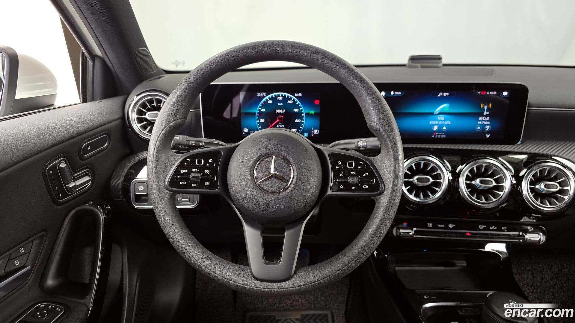 Main__Slider__Photo:A-Class Mercedes-Benz 2020.4-12