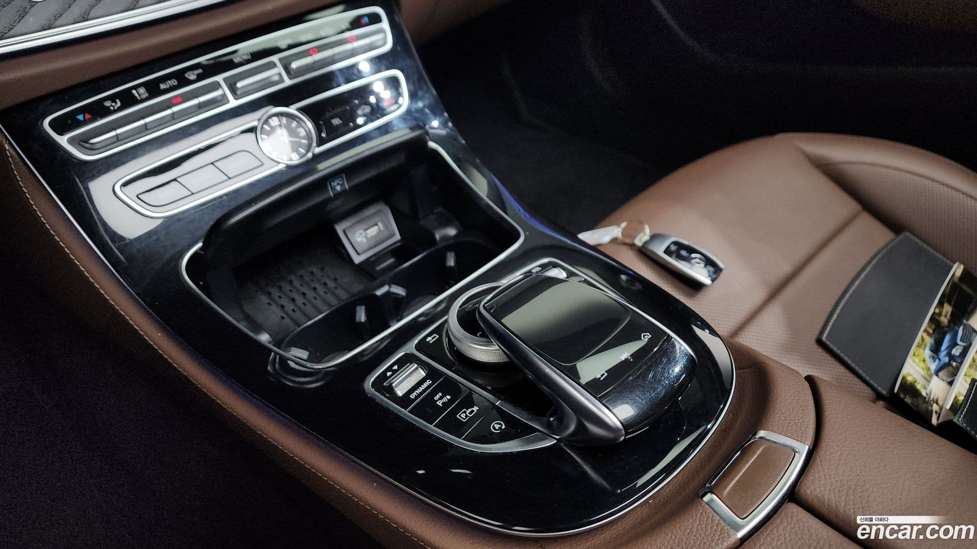 Main__Slider__Photo:E-Class Mercedes-Benz 2019.7-27