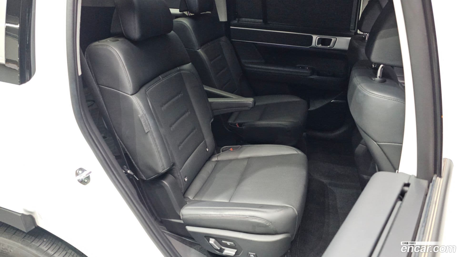 Main__Slider__Photo:Santafe Hyundai 2023.10-11