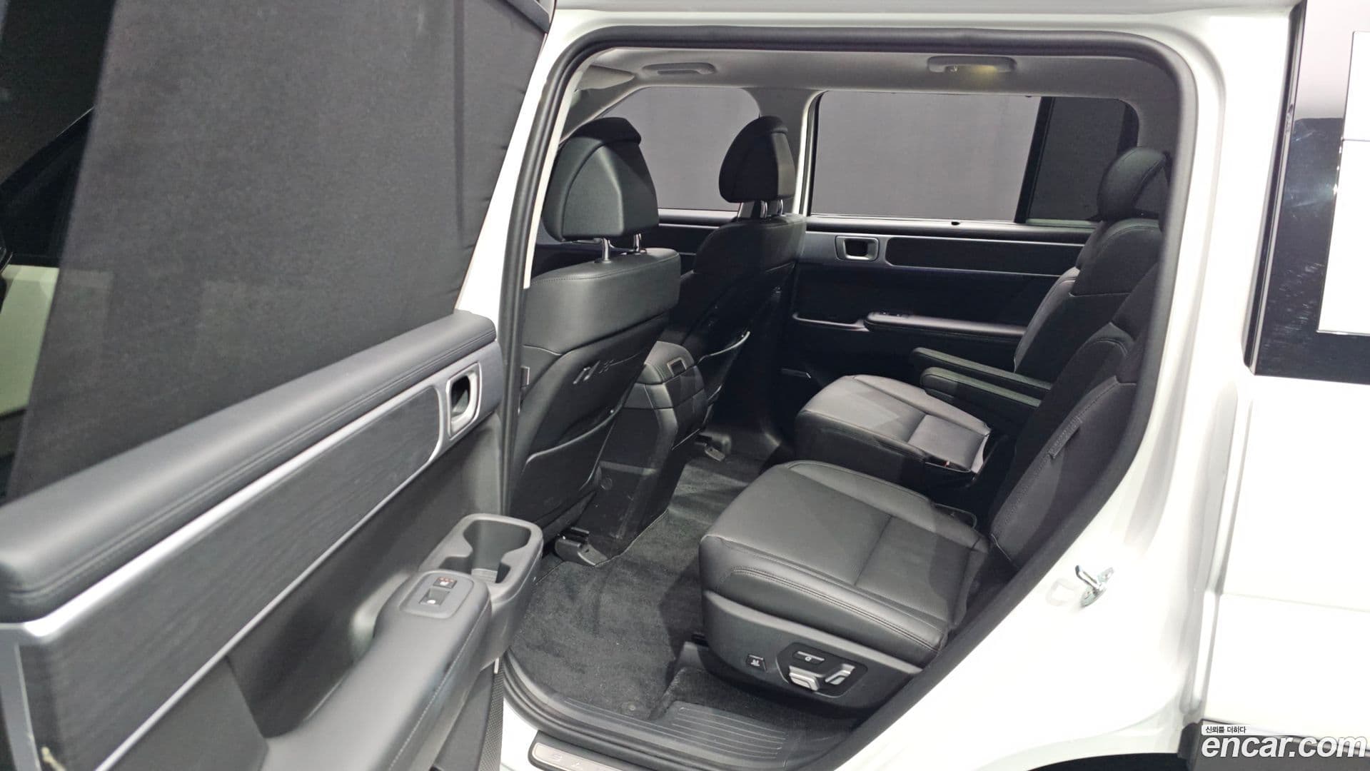 Main__Slider__Photo:Santafe Hyundai 2023.10-12