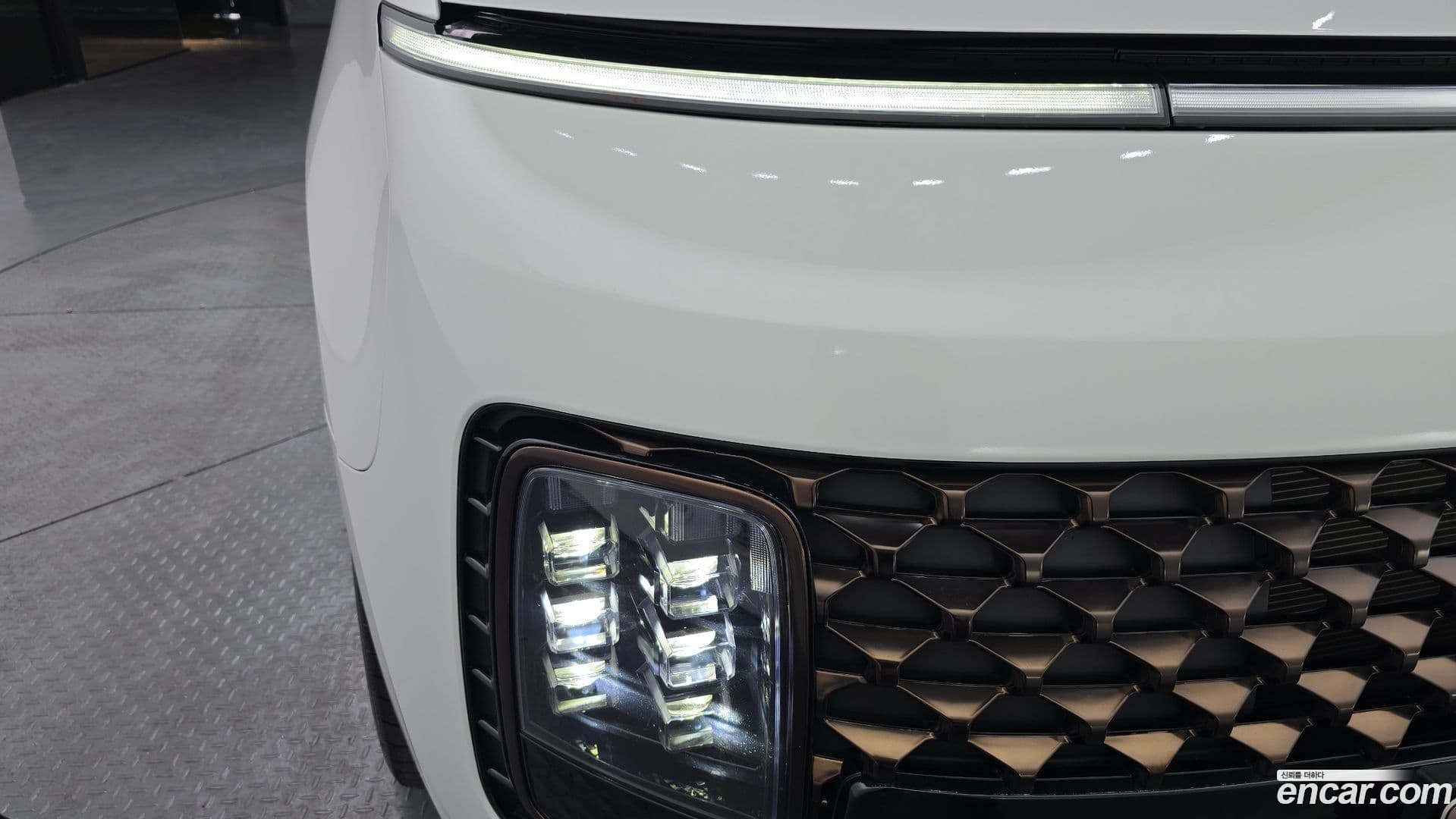 Main__Slider__Photo:Staria Hyundai 2024.3-21