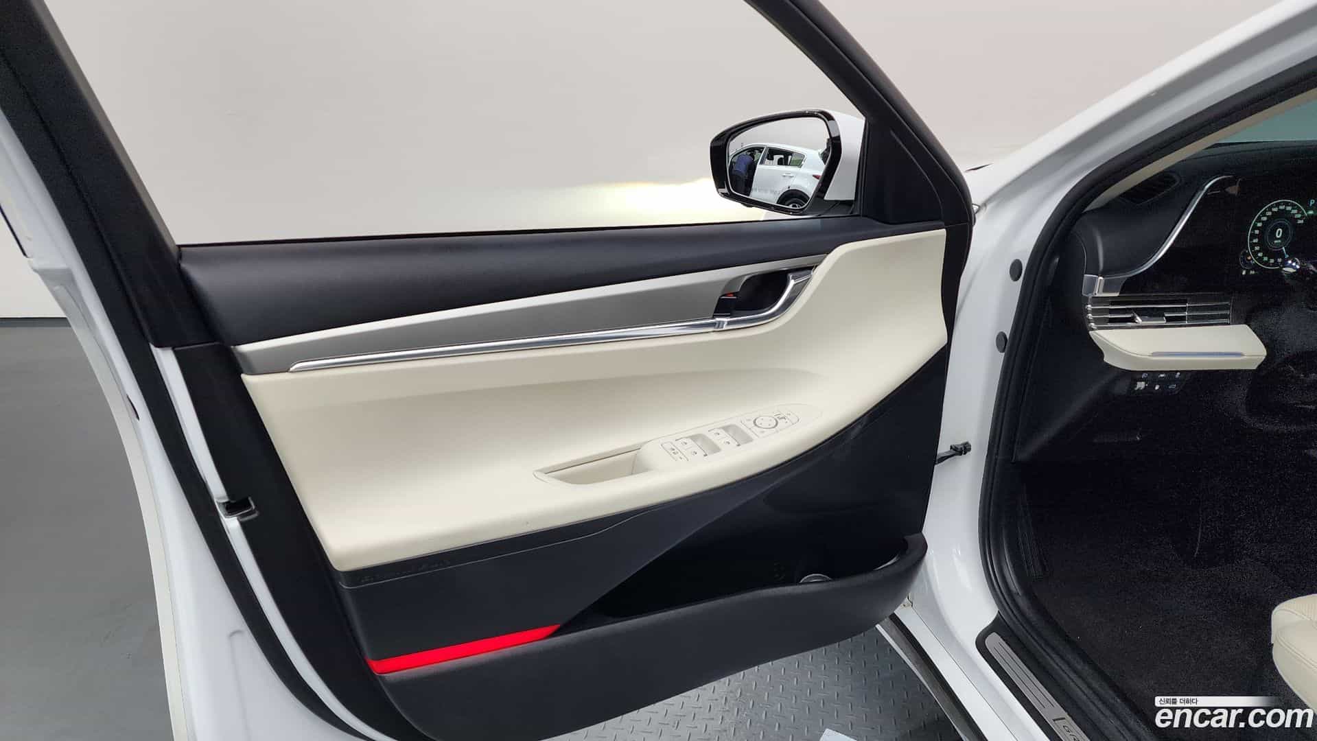 Grandeur Hyundai 2022.2-INNER-034