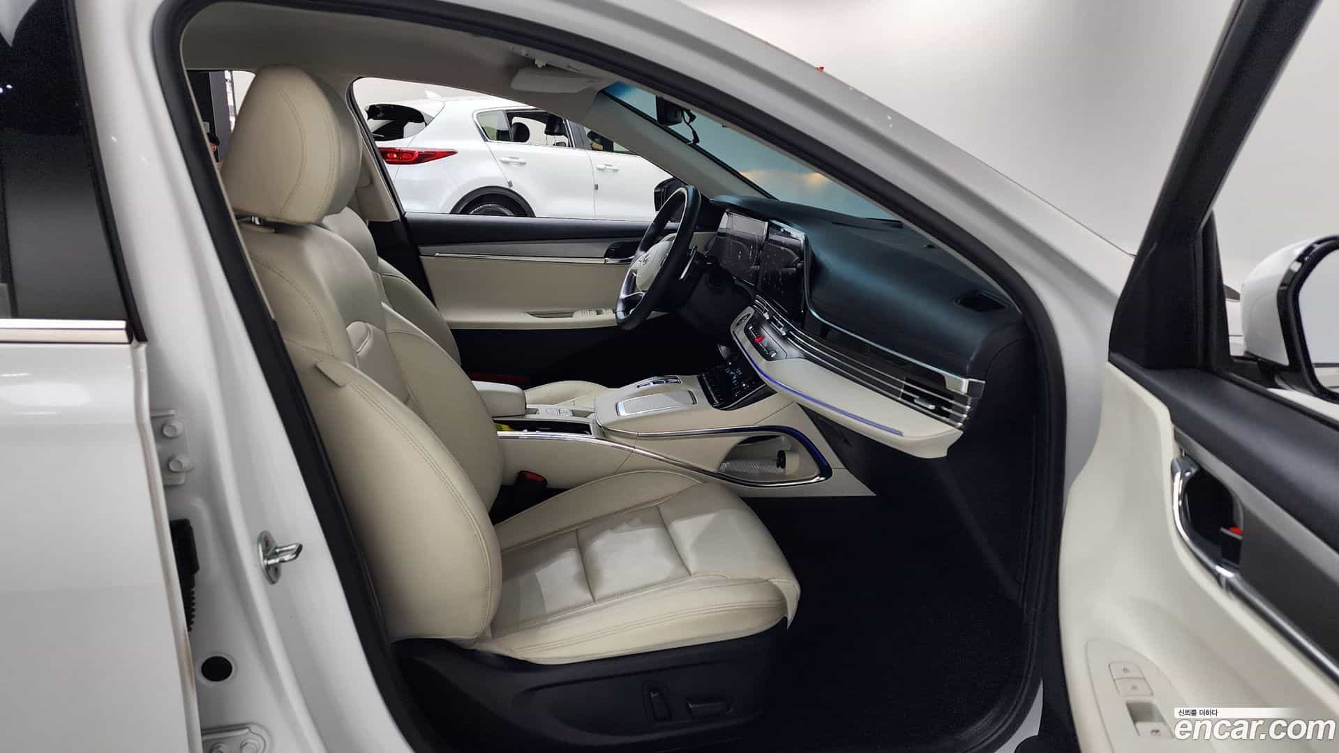 Grandeur Hyundai 2022.2-INNER-036