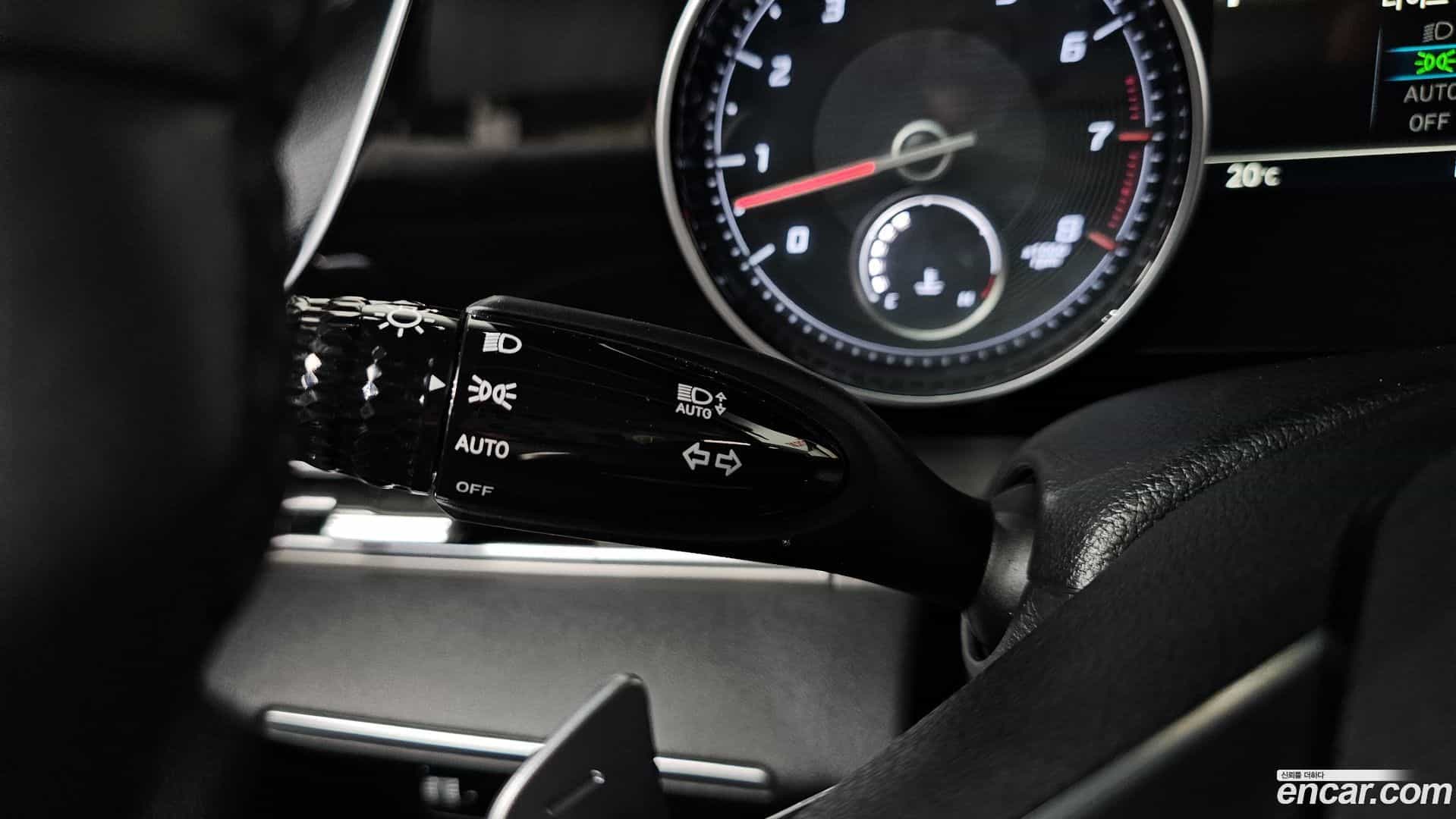 Grandeur Hyundai 2022.1-OPTION-020