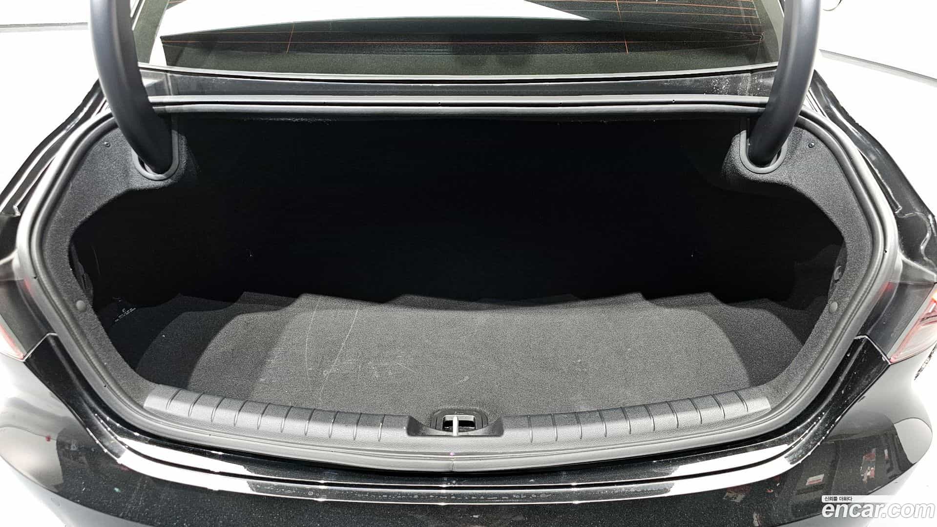 Grandeur Hyundai 2022.1-OPTION-024