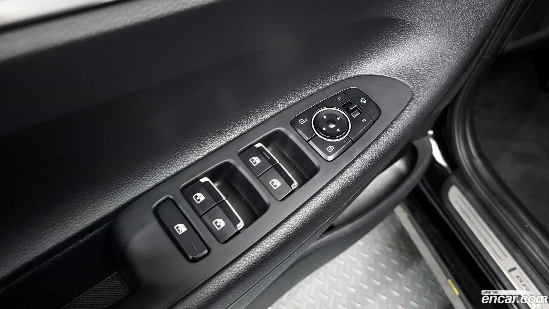 Grandeur Hyundai 2022.1-OPTION-051