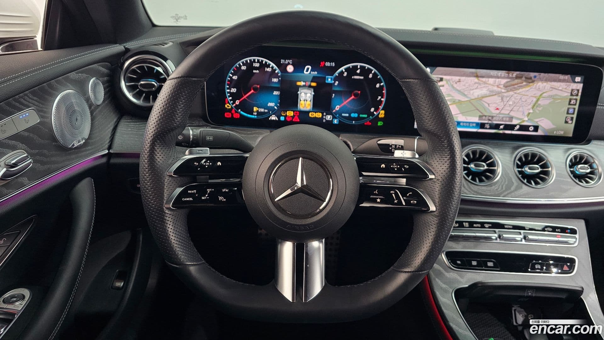 Main__Slider__Photo:E-Class Mercedes-Benz 2021.4-11