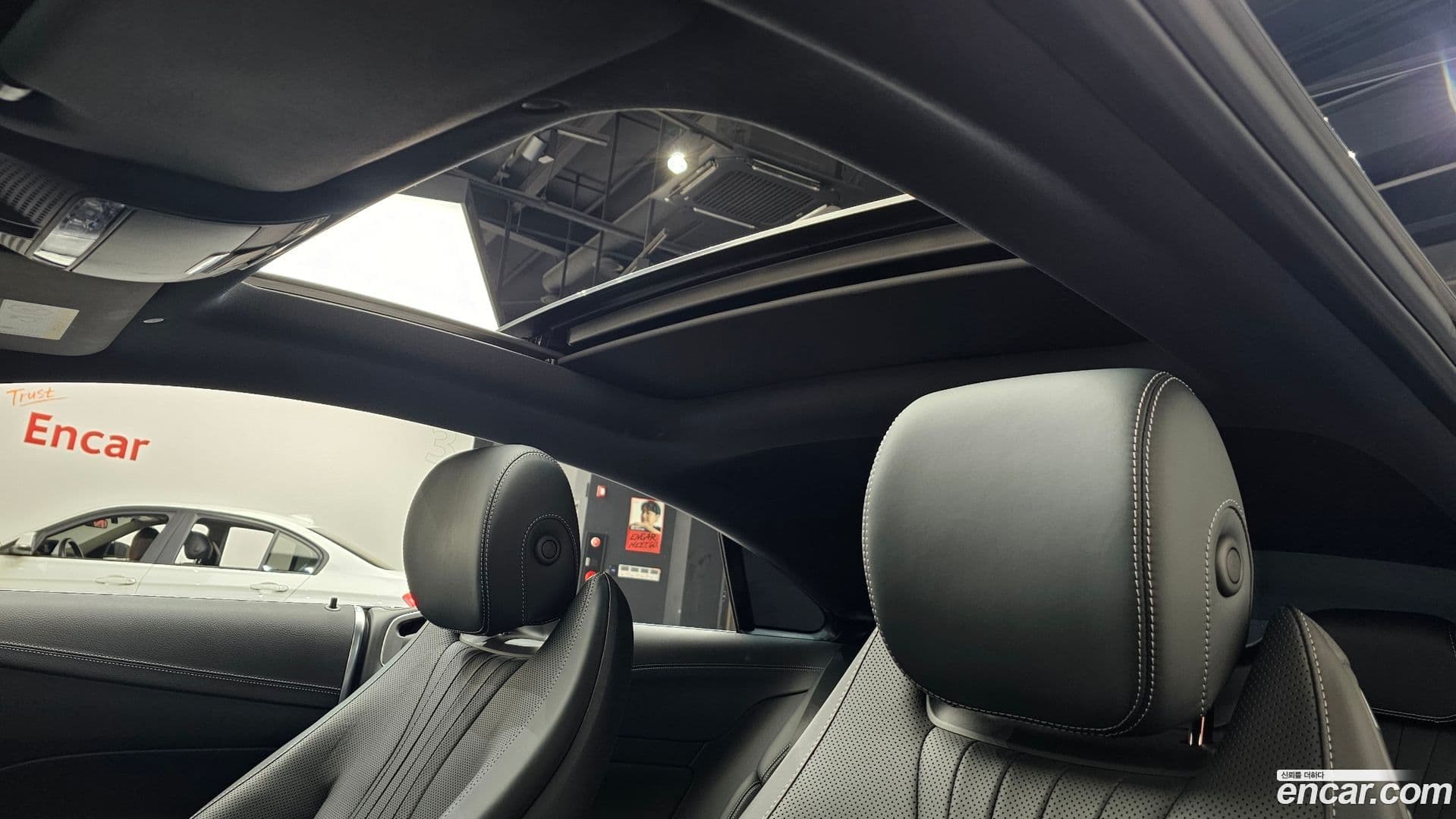 Main__Slider__Photo:E-Class Mercedes-Benz 2021.4-18
