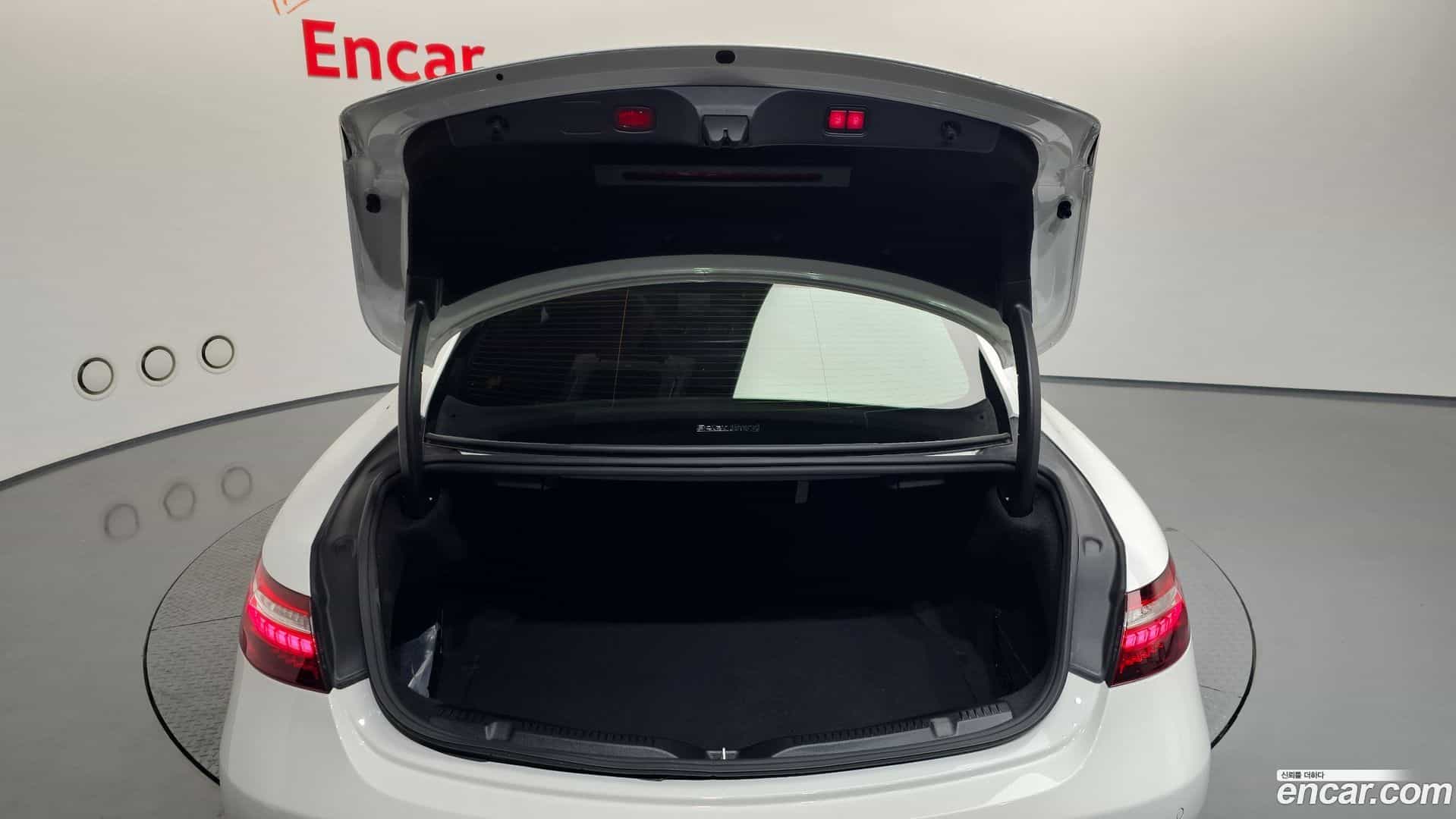 E-Class Mercedes-Benz 2021.4-OPTION-024