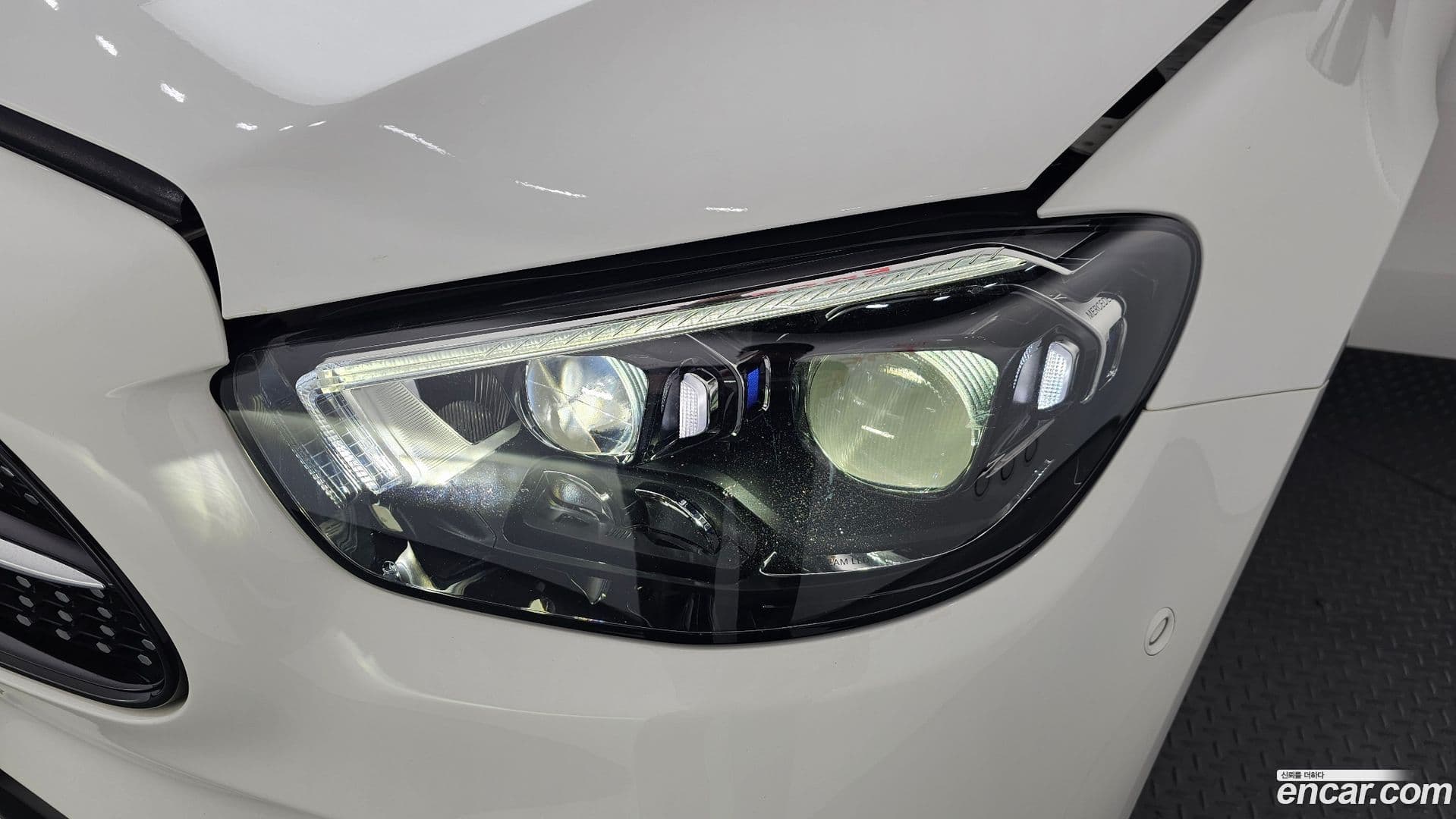 Main__Slider__Photo:E-Class Mercedes-Benz 2021.4-21