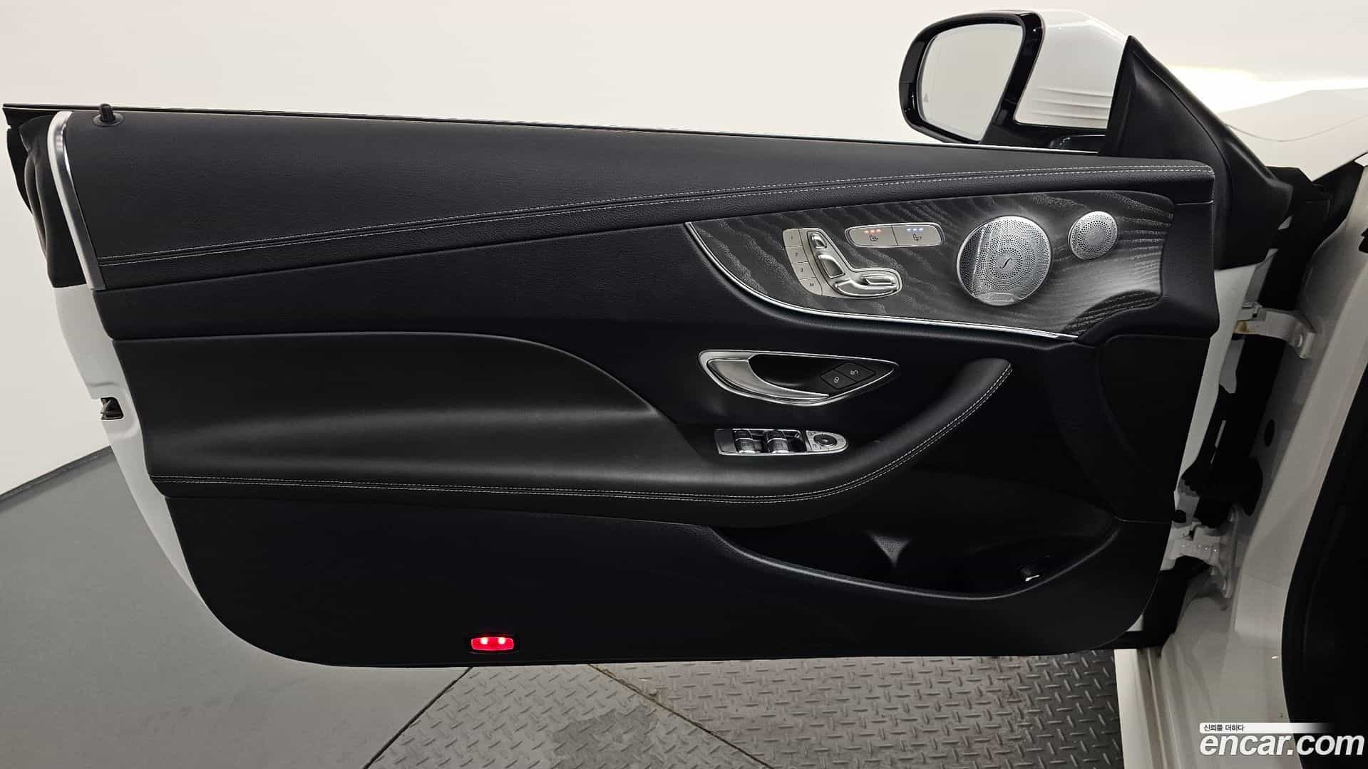 E-Class Mercedes-Benz 2021.4-INNER-034