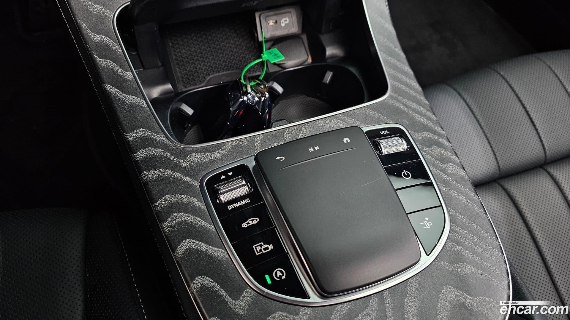 Main__Slider__Photo:E-Class Mercedes-Benz 2021.4-30