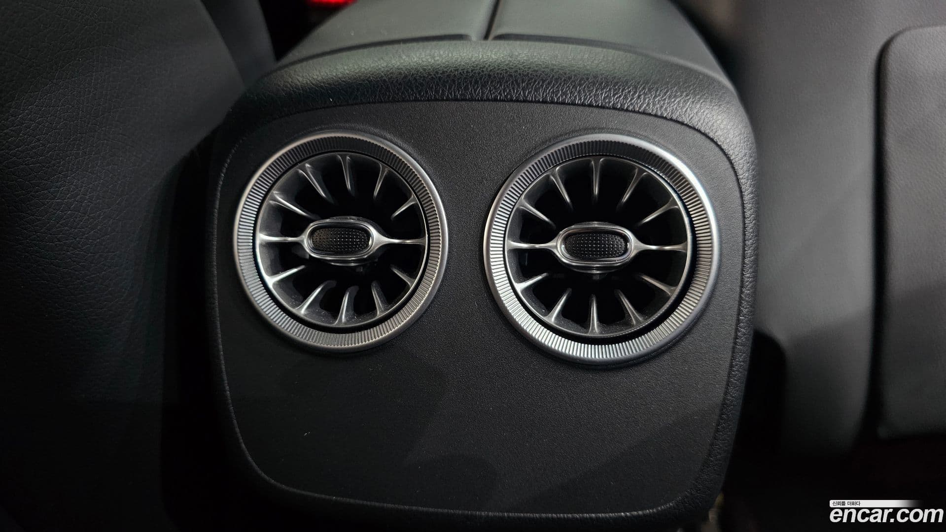 Main__Slider__Photo:E-Class Mercedes-Benz 2021.4-34