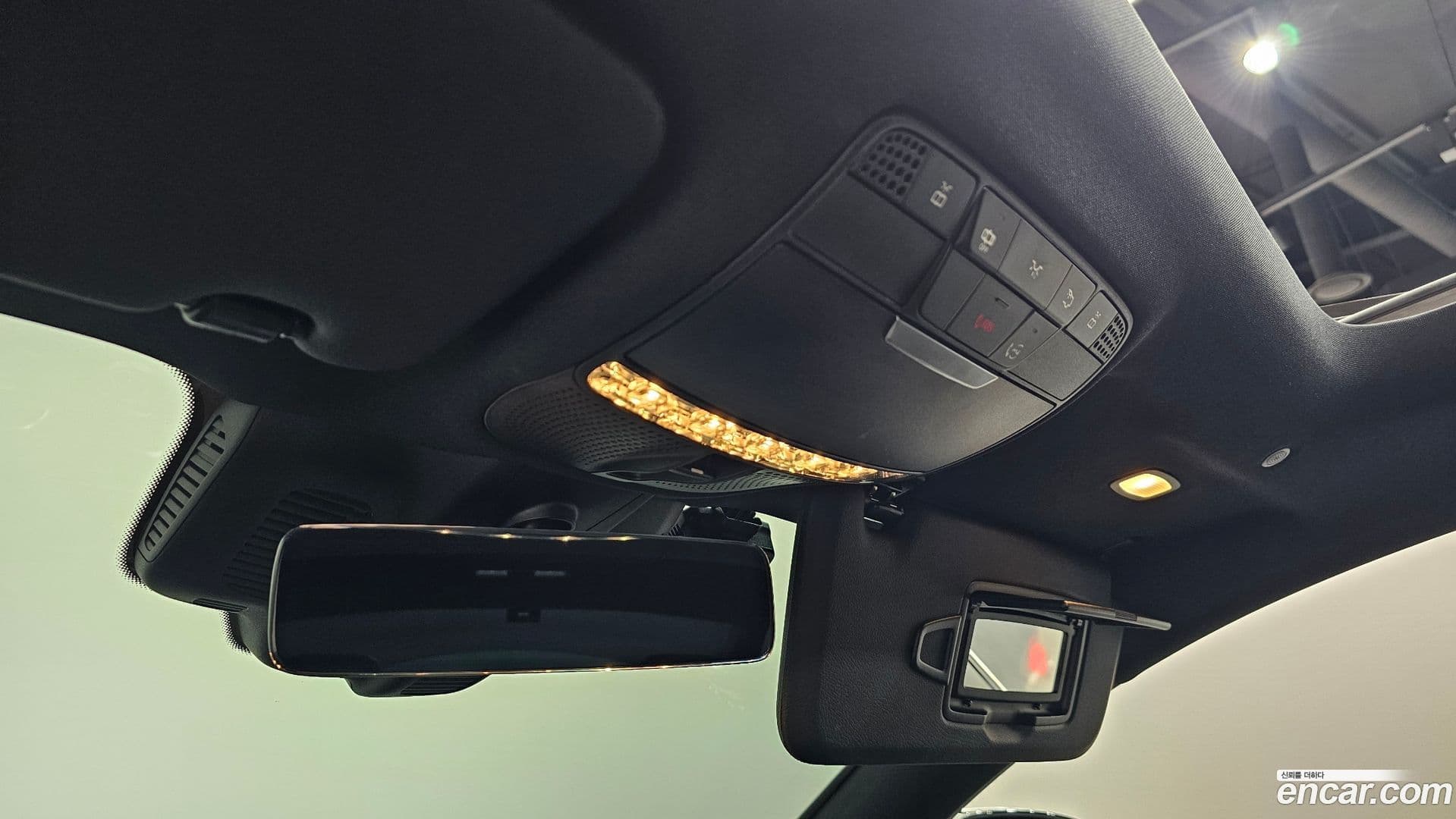 Main__Slider__Photo:E-Class Mercedes-Benz 2021.4-35