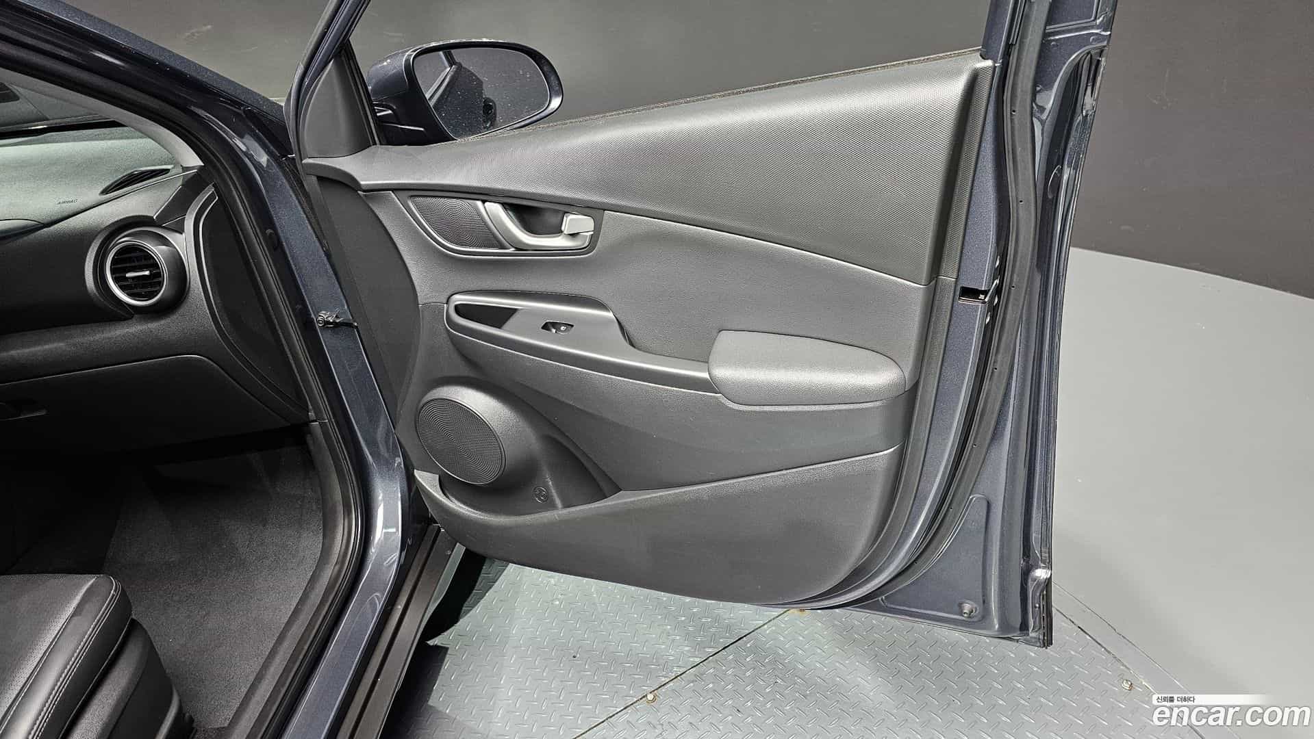 Kona Hyundai 2017.10-INNER-035