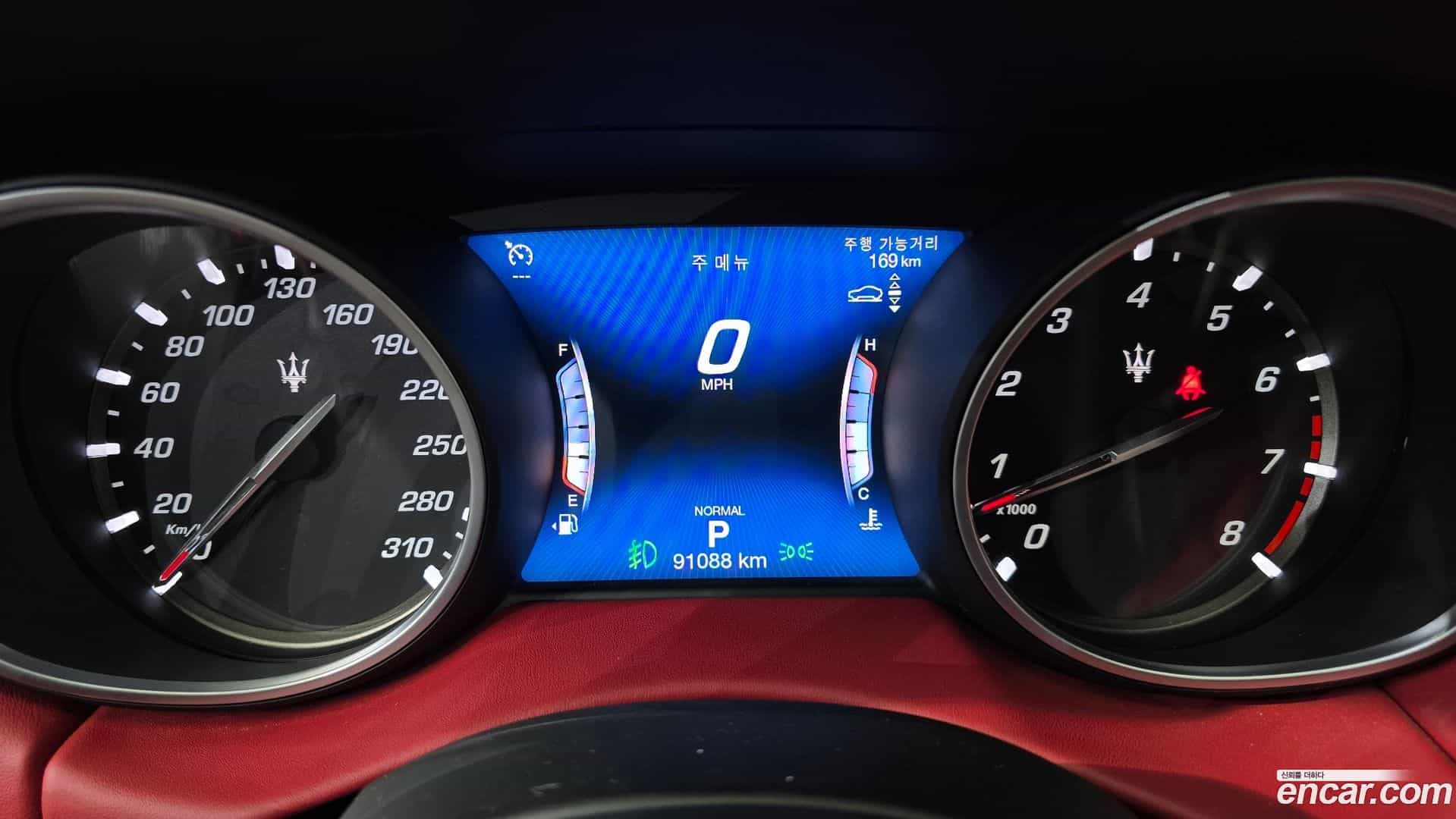 Levante Maserati 2021.10-INNER-008