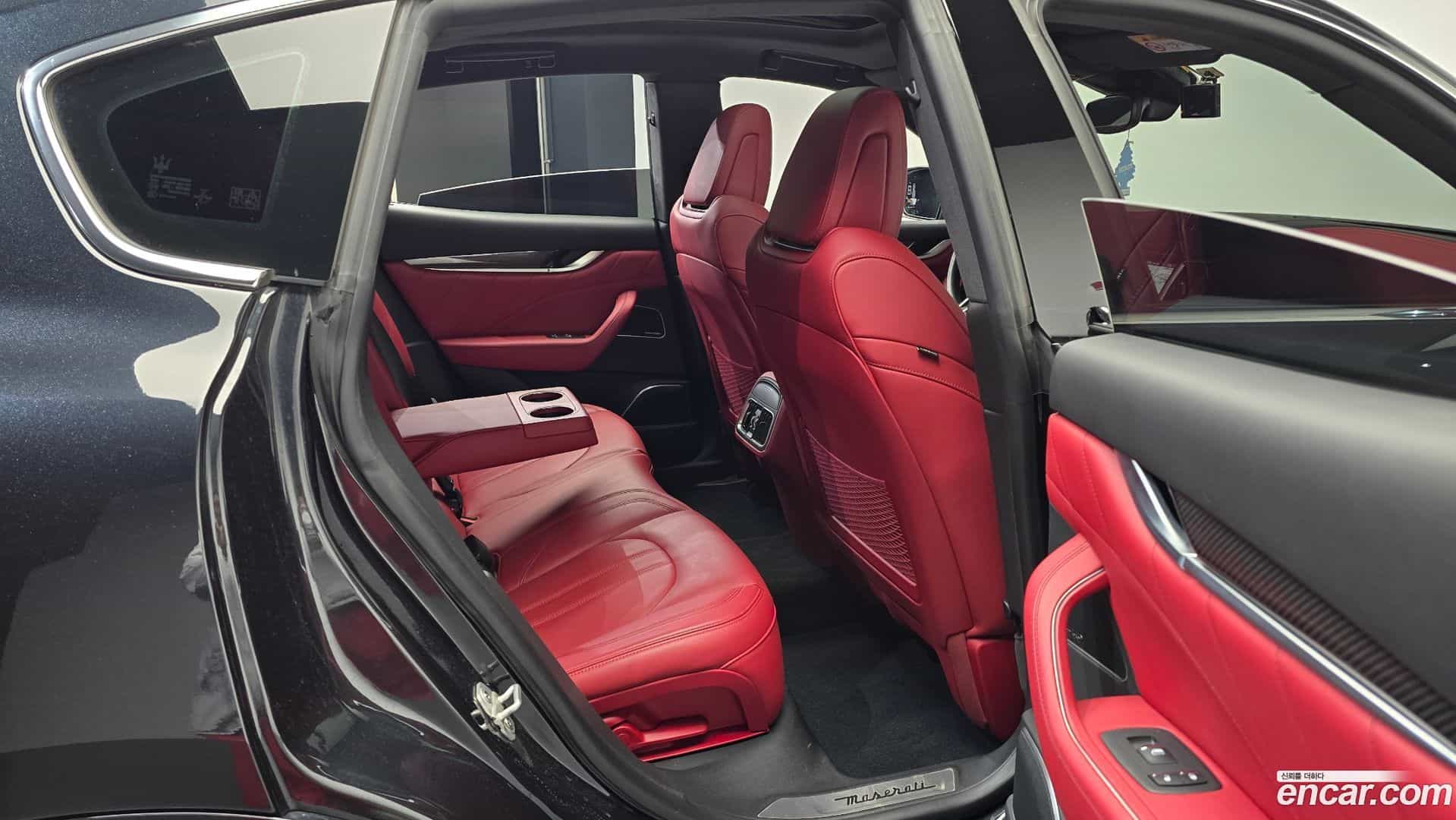 Levante Maserati 2021.10-OPTION-015