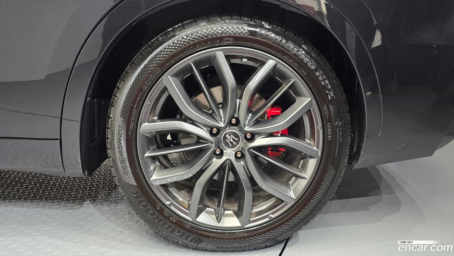 Levante Maserati 2021.10-OUTER-031
