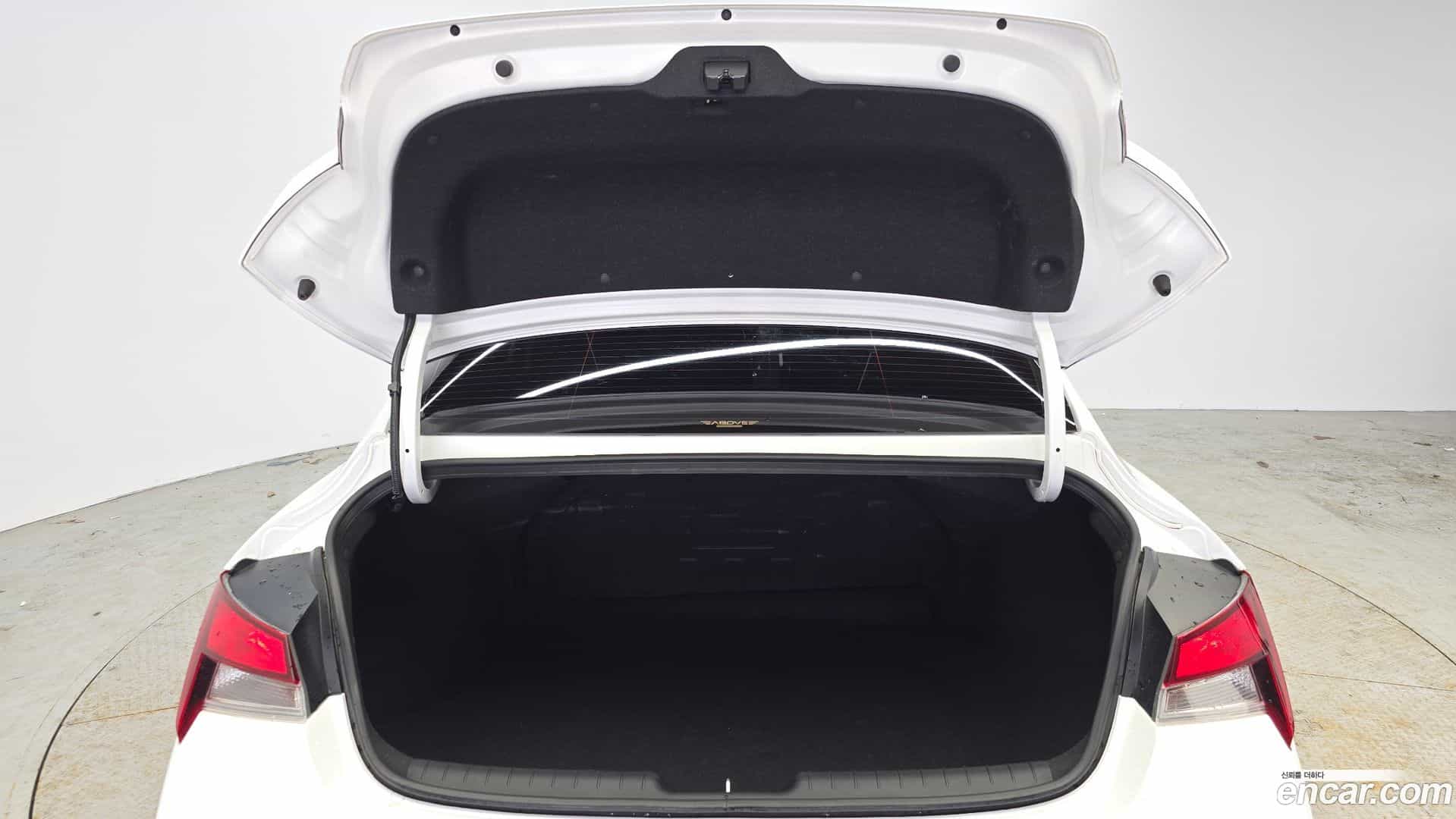 AVANTE Hyundai 2024.0-OPTION-024