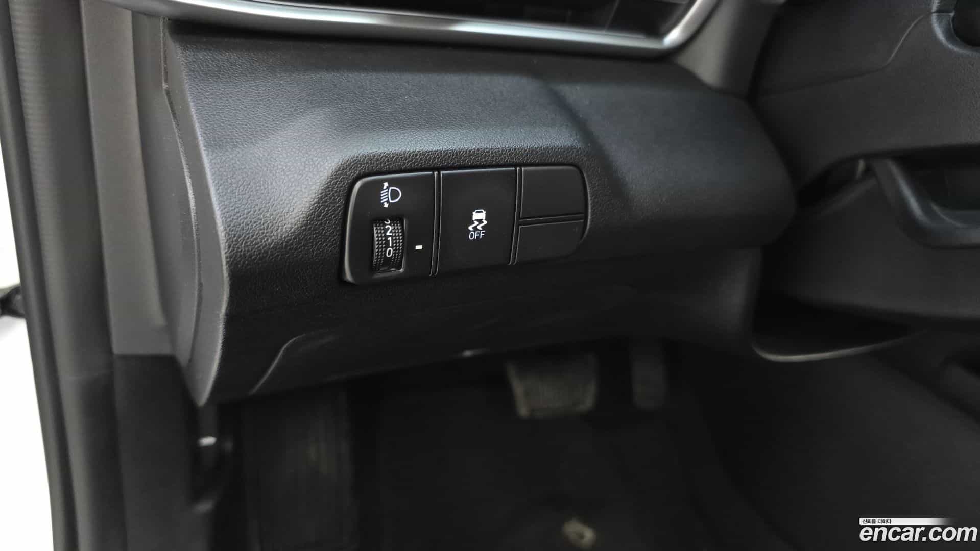 AVANTE Hyundai 2024.0-OPTION-040